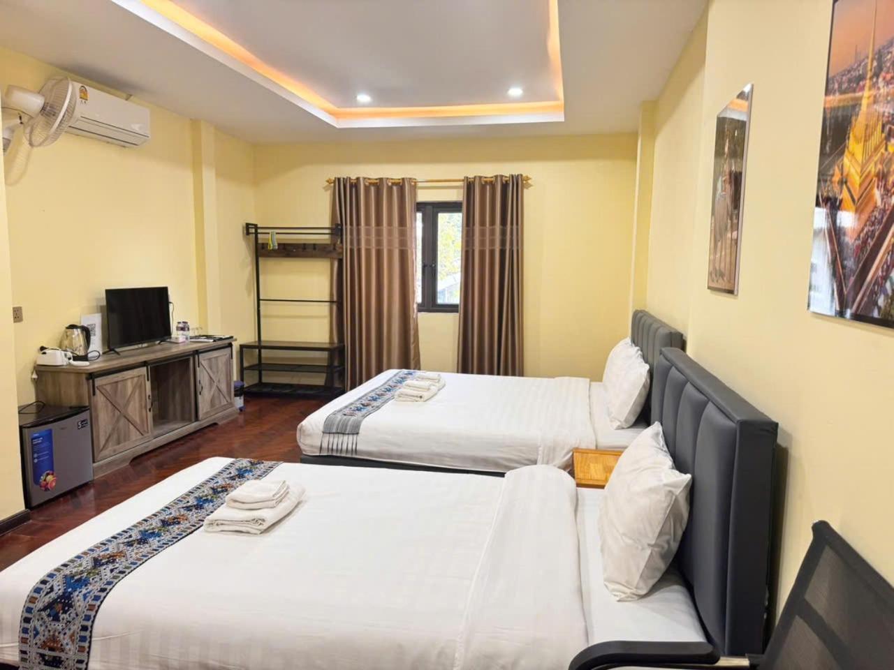 Yula Hotel Thatluang Vientiane Exterior photo